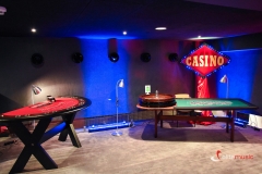 Stoły do pokera i ruletki - wieczór James Bond Casino