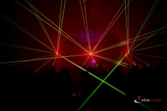 Pokaz laserowy i skrzypce