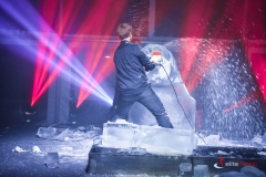 Pokaz rzeźbienia w lodzie