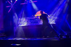 Pokaz rzeźbienia w lodzie podczas eventu