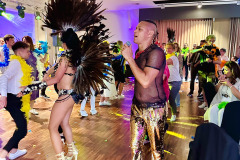 Dynamiczna-samba-prosto-z-Brazylii-pokazy-samby-Elite-Music-35