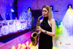 Saksfonistka na event