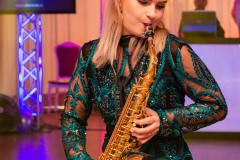 Saksfonistka na event