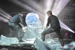 Pokaz rzeźbienia w lodzie