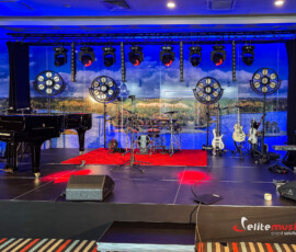 Rzuty na scenę przed rozpoczęciem eventu z udziałem zespołu coverowego i muzyków jazzowych. Hotel Mikołajki Ptasia wyspa.